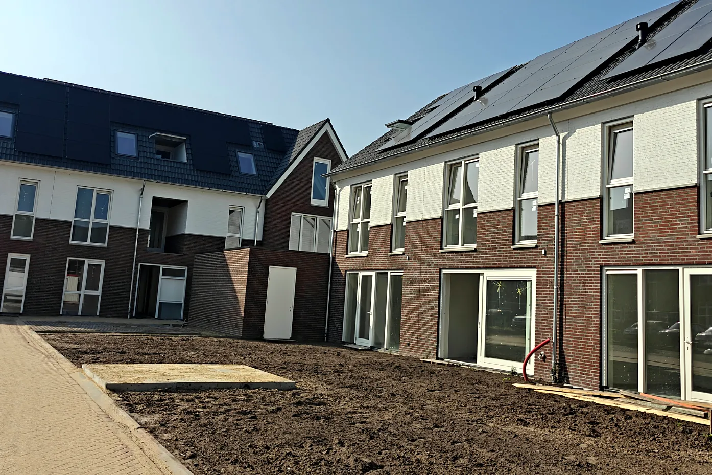 12 appartementen en 6 woningen in Waalre